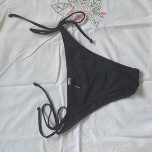 Relleciga black bikini bottom. Size M